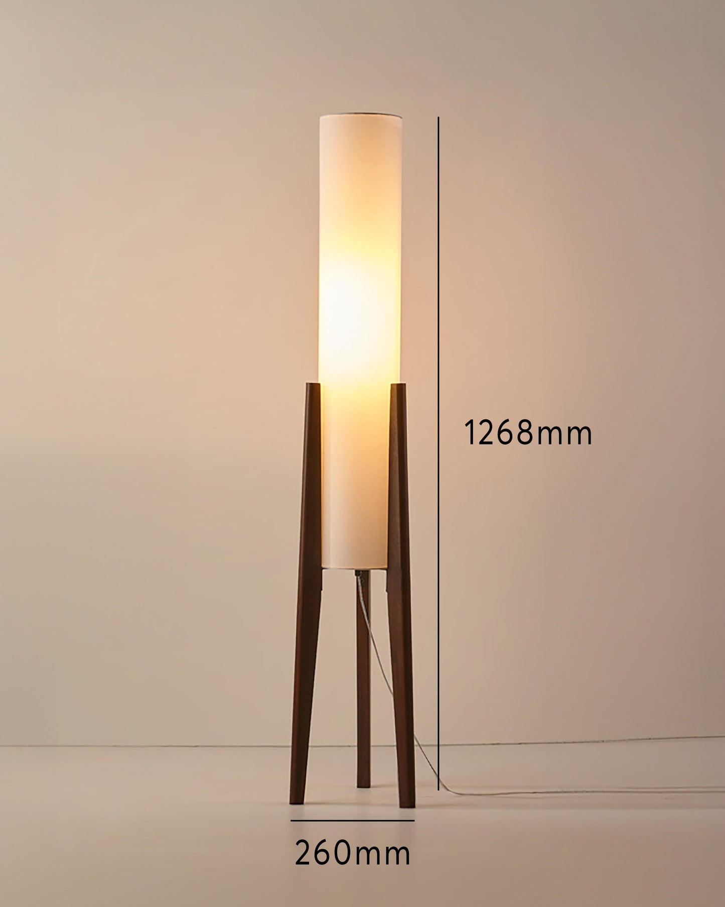 Massief walnoothouten vloerlamp met decoratief ontwerp