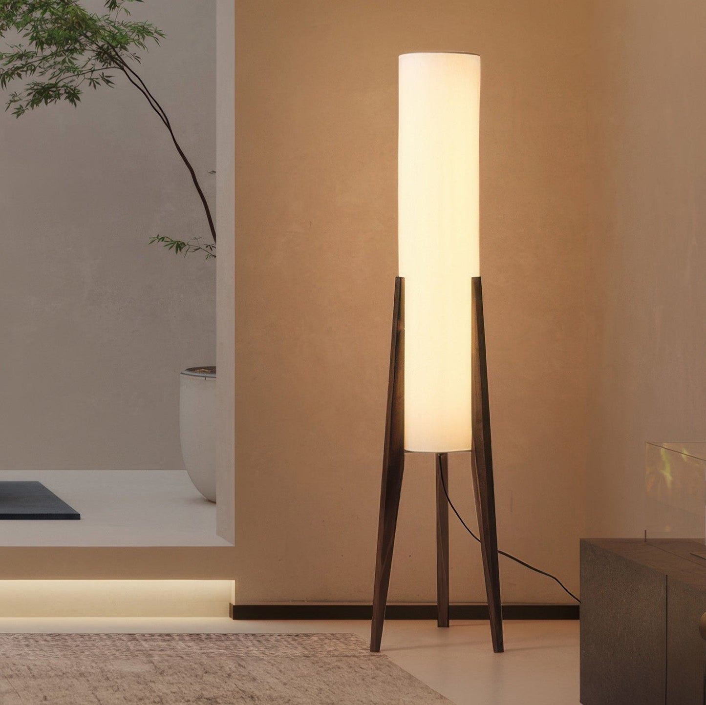 Massief walnoothouten vloerlamp met decoratief ontwerp