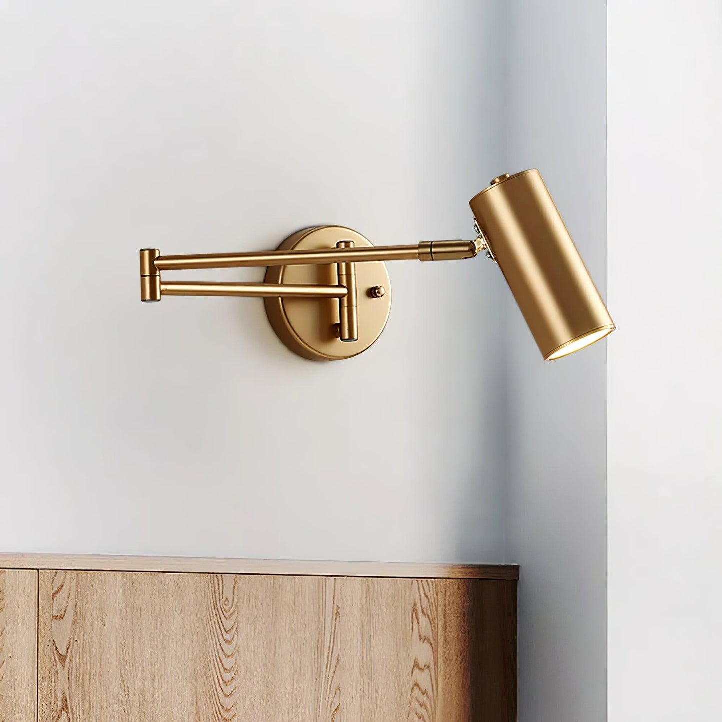 Elegante Zwenkarm Wandlamp voor een sfeervolle ambiance
