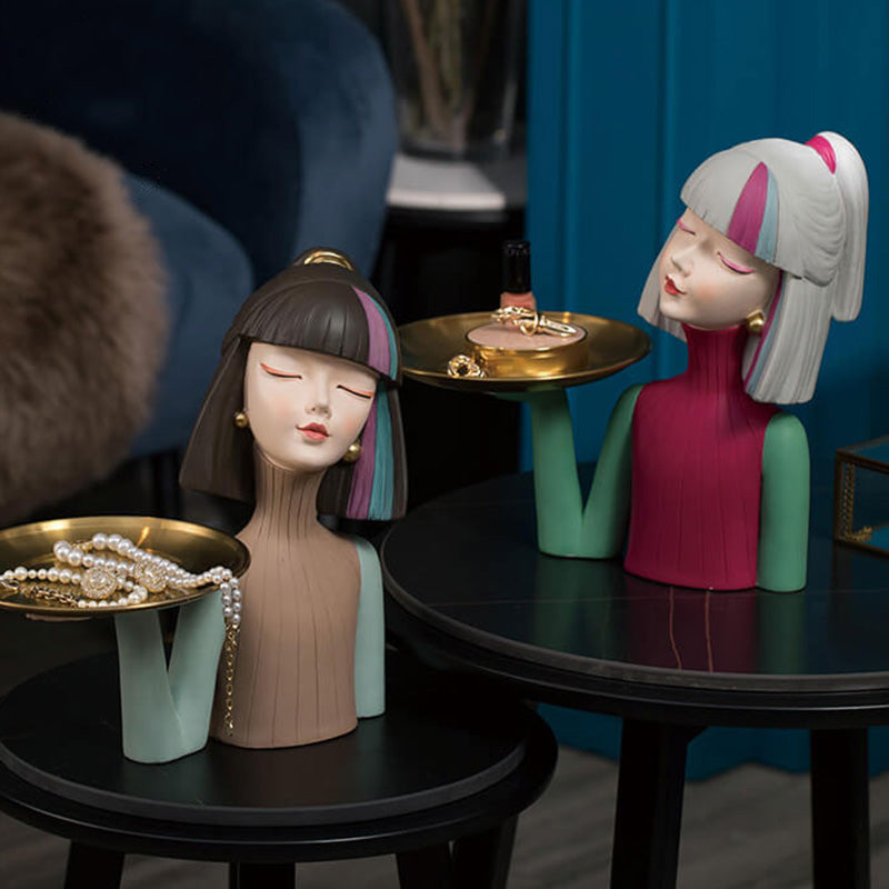 Beeld van Klassieke Schoonheid met Tray