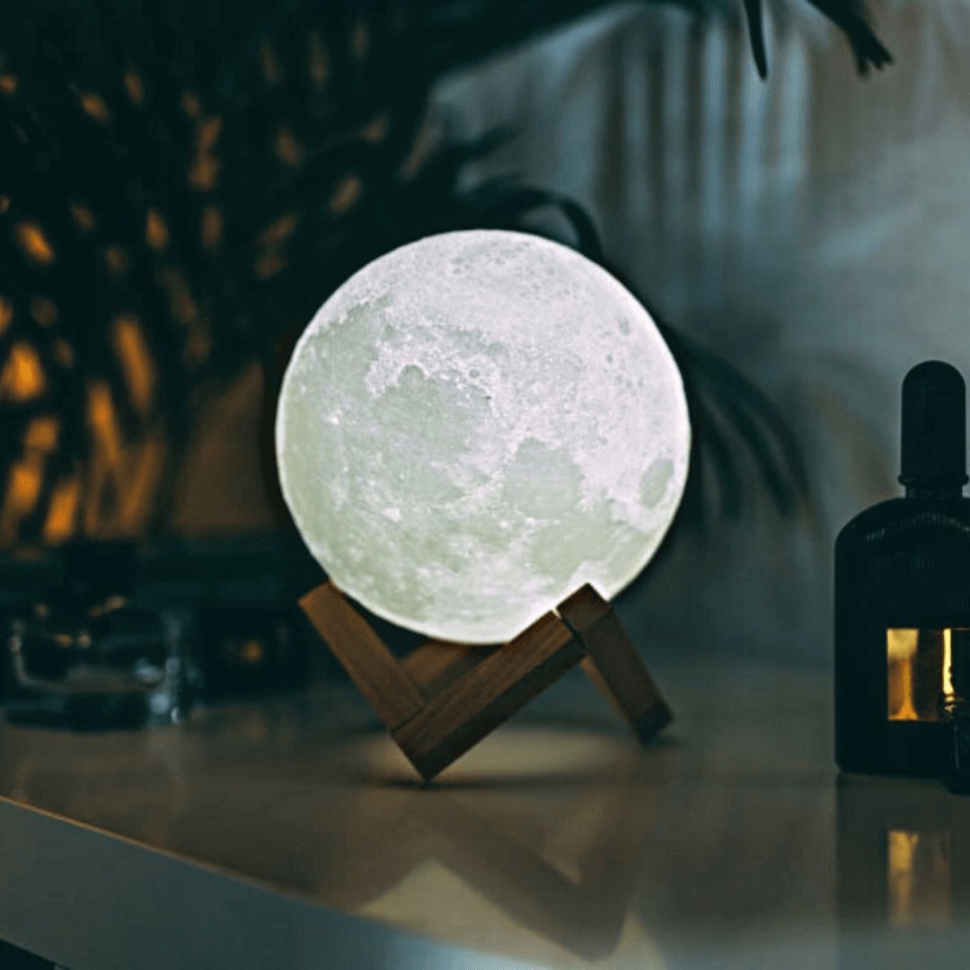 Magische maanlamp met draadloze touchbediening en houten standaard