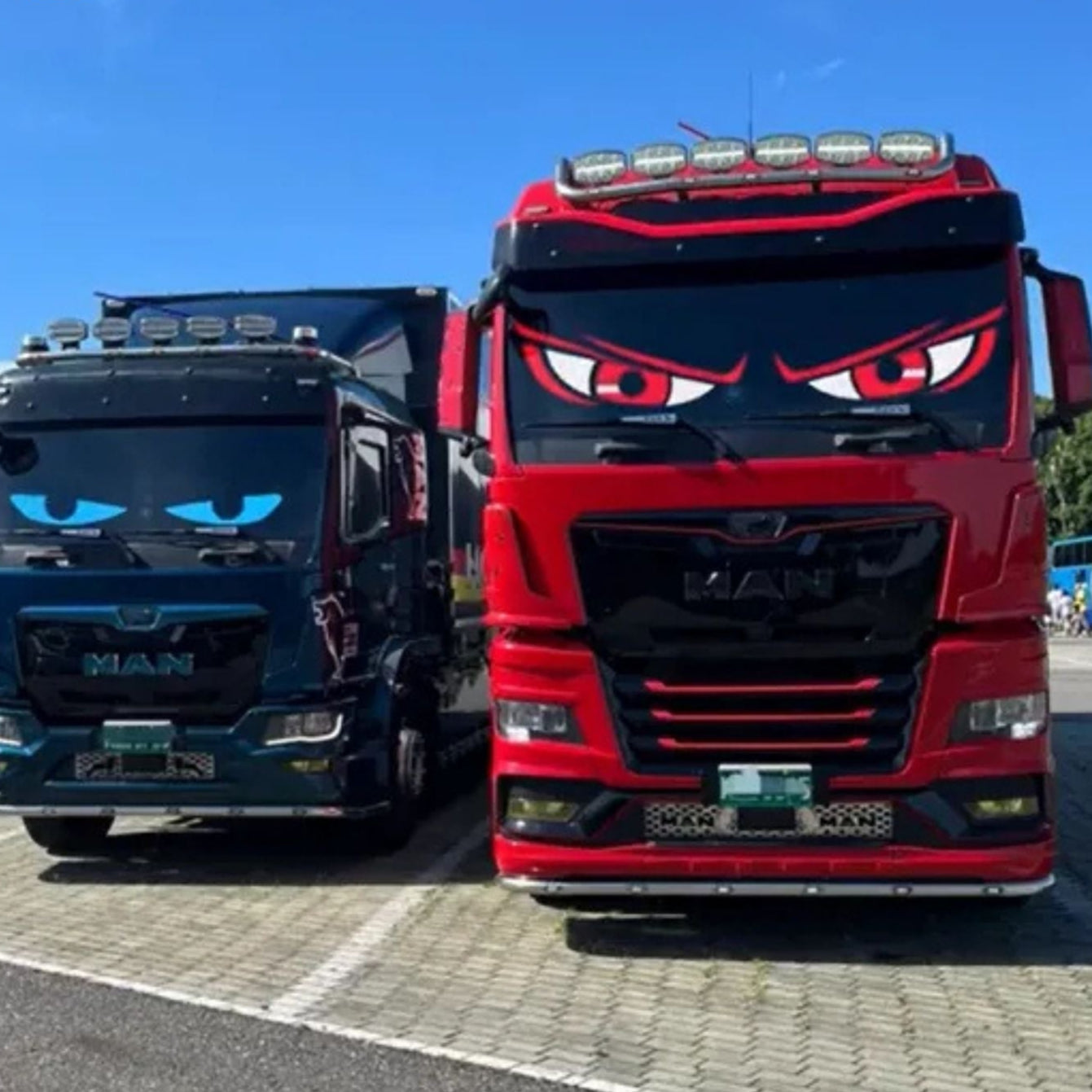 Customizable LED Truck and Car Screen with Devil Eyes Design